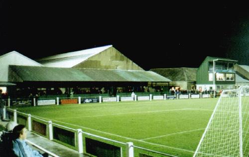 Park Avenue - �berdachte Stehpl�tze und B�ro-/VIP-Geb�ude