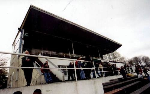 Heinz-Steyer-Stadion - Steintrib&uuml;ne