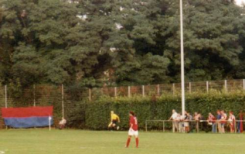 Sportzentrum Hoheluft - L�ngsseite und Vereinsheim