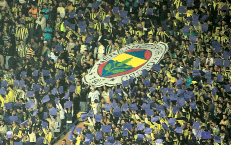 Ş&uuml;kr&uuml; Saracoğlu Stadi