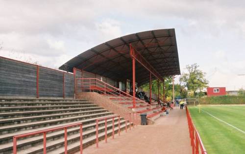 Wolfgang-Meyer-Sportanlage - Trib�ne