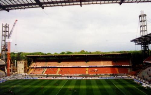 RheinEnergie-Stadion - Westtrib&uuml;ne, der letzte Rest vom alten Stadion