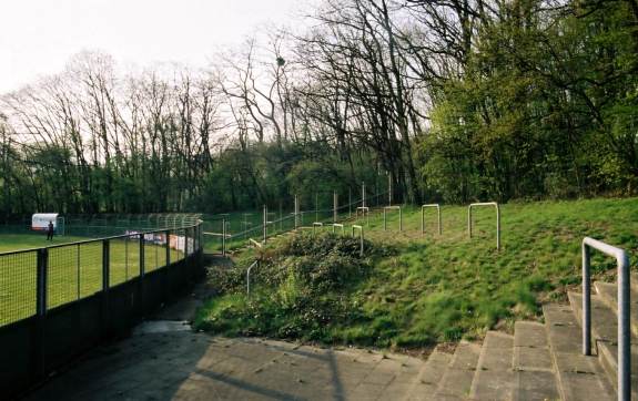 Flughafenstadion (Sportpark H&ouml;henberg) - Hintertorbereich