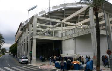 La Rosaleda - Au&szlig;enansicht Gegengerade