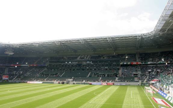 Borussia-Park - Haupttrib&uuml;ne