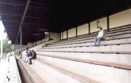 Mommsenstadion - Blick &uuml;ber die Trib&uuml;ne