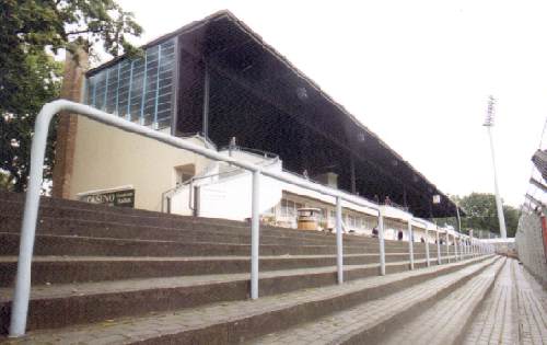 Mommsentrib&uuml;ne - Stehpl&auml;tze vor der Trib&uuml;ne