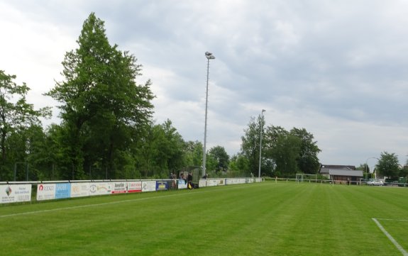 Sportplatz im Z�unchen