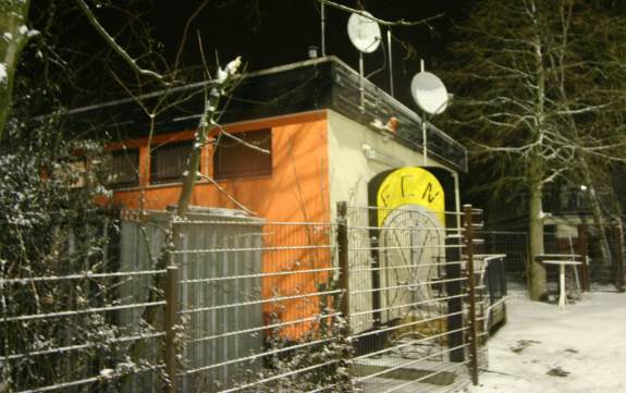 Stadion Ruhrstra&szlig;e - Container mit 'Vereinsheim' - heute geschlossen