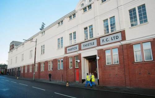 Firhill - Main Stand Au�enansicht