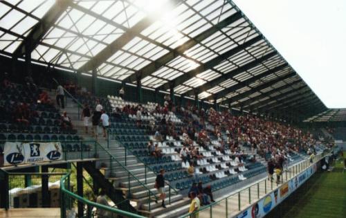 tadi&oacute;n FC Petralka - neue L�ngsseite