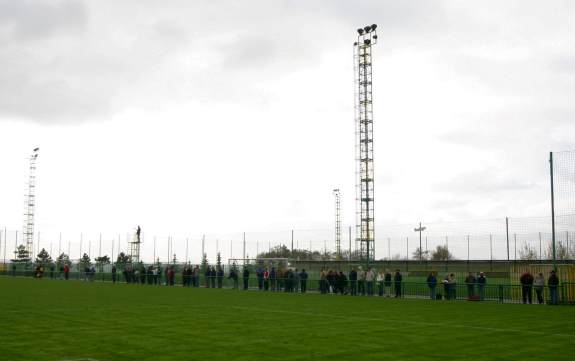 Stadion SC Xaverov Horn&iacute; Pocernice - L&auml;ngsseite