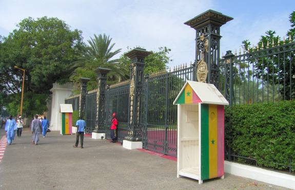 Eingang des Regierungspalasts