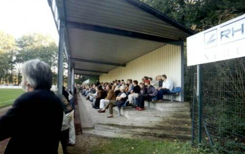 Stadion am Papenloh - Trib&uuml;ne von Nahem
