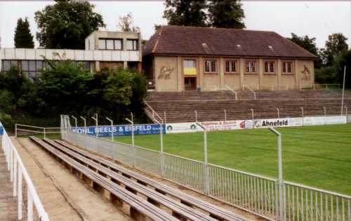 Stadion Paulsh&ouml;he - Sitzpl&auml;tze und Hintertorbereich