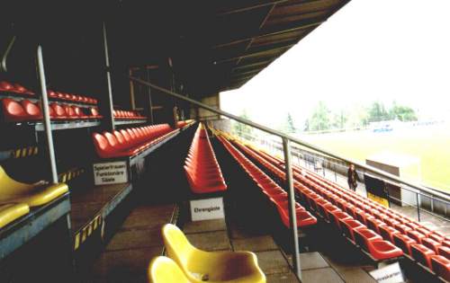 Am G&ouml;ldner - Trib&uuml;ne im Detail