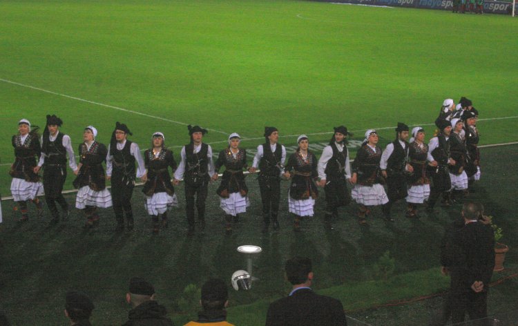 H&uuml;seyin Avni Aker Stadyumu