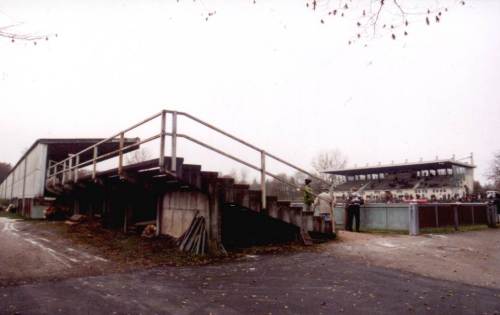 Friedengrund - Gegenseite und Trib&uuml;ne